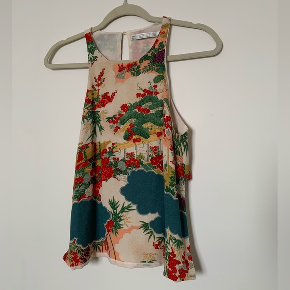 TWO FOR ONE BUNDLE- Two Flower Printed Tops - Picture 5 of 10